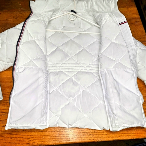 TOMMY HILFIGER PUFFER JACKET - Picture 14 of 15